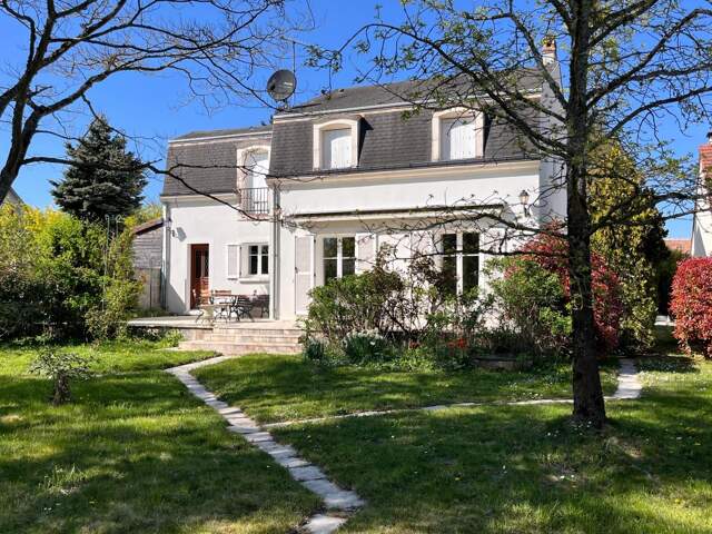 BAISSE DE PRIX ! maison dans le centre bourg de St denis en val — photo du bien