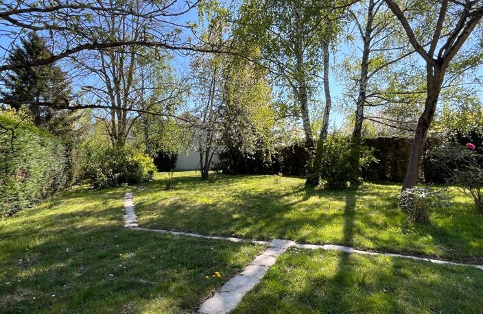 BAISSE DE PRIX ! maison dans le centre bourg de St denis en val — photo 4