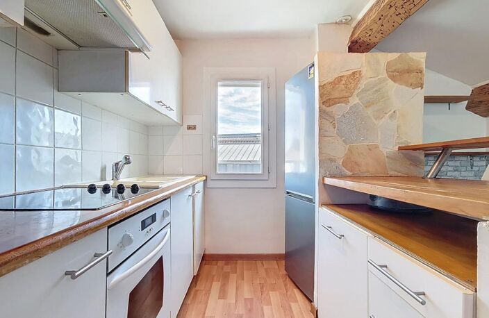 À vendre à Toulon Est (83100), appartement T2 mansardé en dernier étage — photo 2