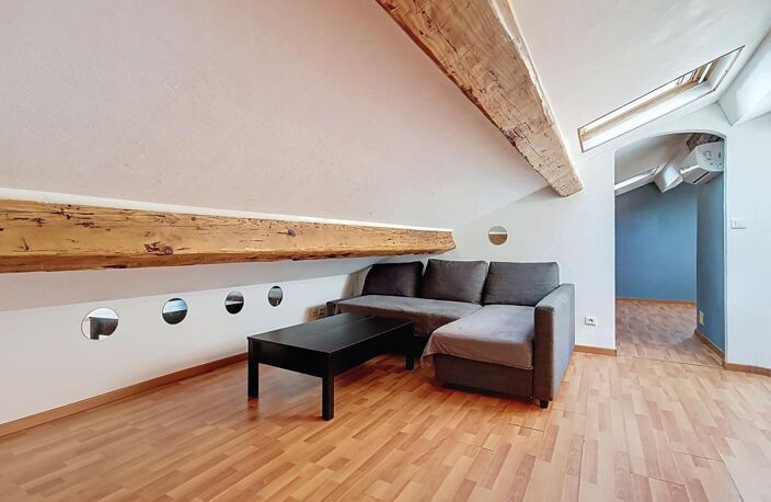 À vendre à Toulon Est (83100), appartement T2 mansardé en dernier étage — photo 4