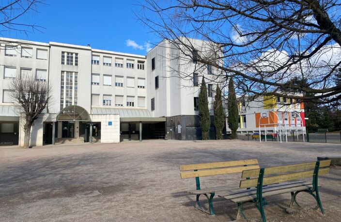 TASSIN LE BOURG T4 neuf à Vendre — photo 5