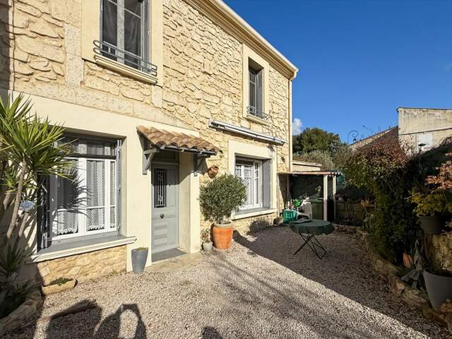 À VENDRE - MAISON DE VILLAGE  - EYRAGUES — photo du bien