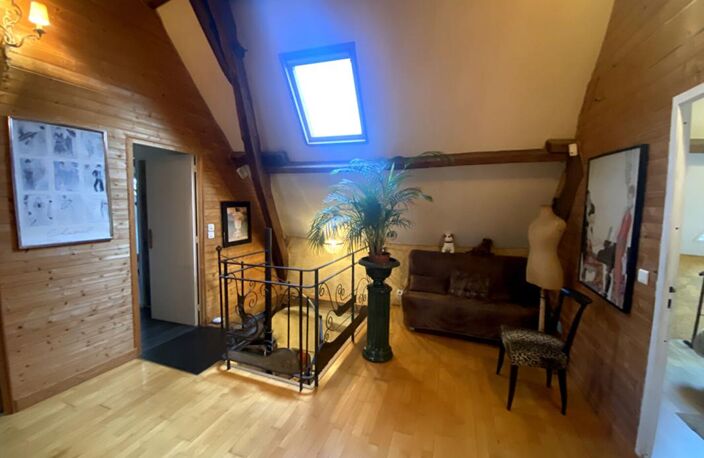 VILLAGE PROCHE LA BAULE GRANDE MAISON DE BOURG AVEC DE BEAUX VOLUMES ET  BEAUCOUP DE CHARME — photo 5