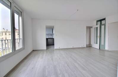 Firminy 42700 hyper centre Appartement traversant 67 m² 2 chambres — photo du bien