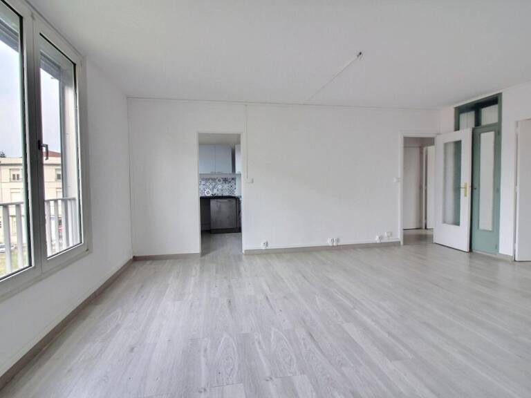 Firminy 42700 hyper centre Appartement traversant 67 m² 2 chambres — photo 1