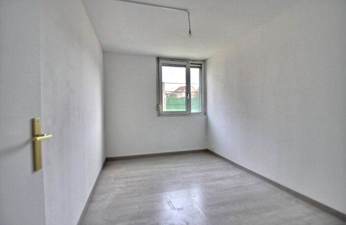 Firminy 42700 hyper centre Appartement traversant 67 m² 2 chambres — photo 4