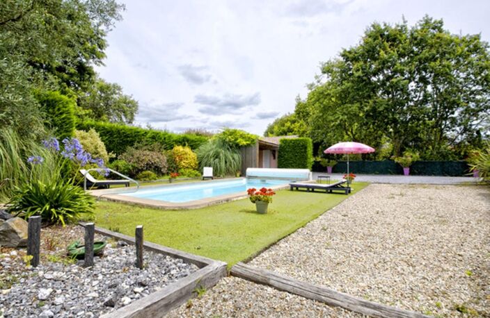 Villa de 220 m²  - Piscine & parc paysager de 1 300 m² - Calme absolu à proximité immédiate du centre-ville — photo 2