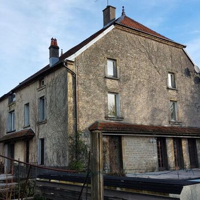 Maison 10 pièces 180000 €