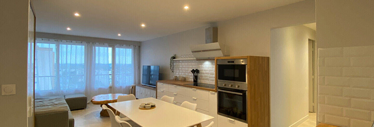 Appartement 4 Pièces 92 m² à louer à Bron (69500)