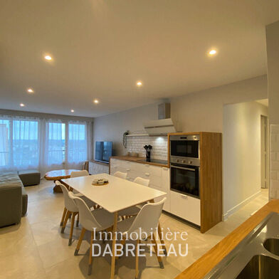 Appartement 4 pièces 496 €