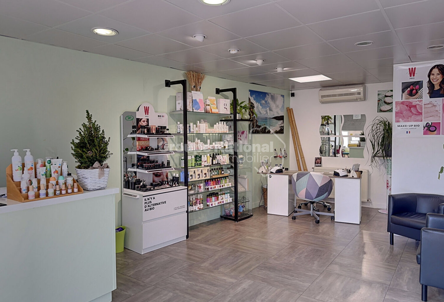 Local commercial en rdc de 85.56m² proche centre ville Berre l'Etang — photo 1