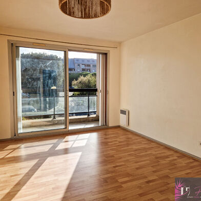 Appartement 1 pièces 530 €