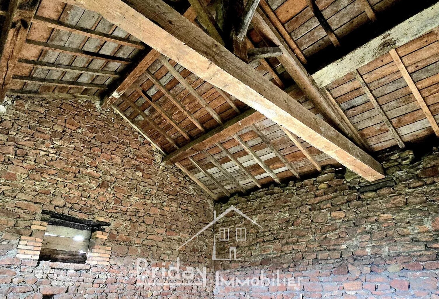 le Bois d'Oingt : Plateau à aménager de 115 m² — photo 1