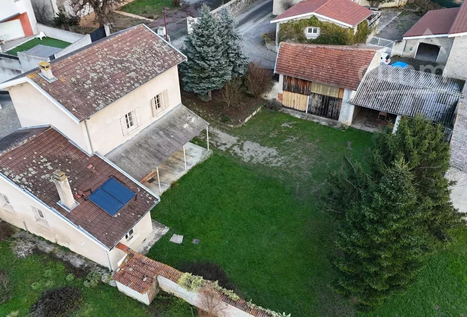 Maison de 128m² avec dépendances — photo 1