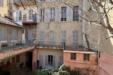 Appartement 4 pièces 1990 €