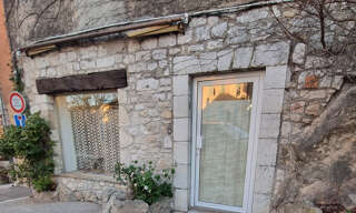 Commerce  37 m² à louer à Saint-Cézaire-sur-Siagne (06530)