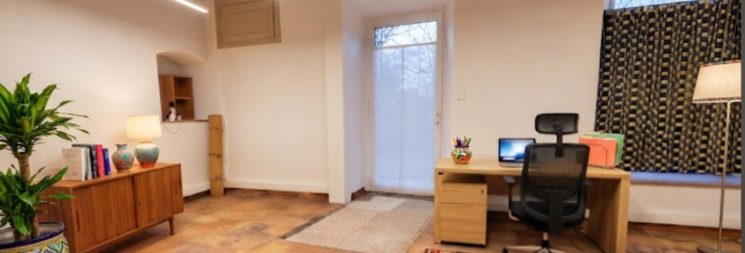 Commerce  37 m² à louer à Saint-Cézaire-sur-Siagne (06530)