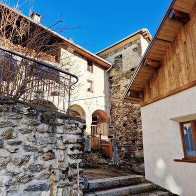 Appartement 12 pièces 114000 €