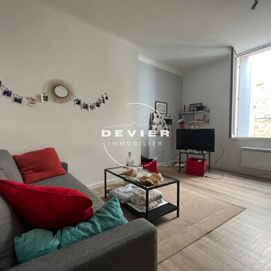 Appartement 2 pièces 760 €