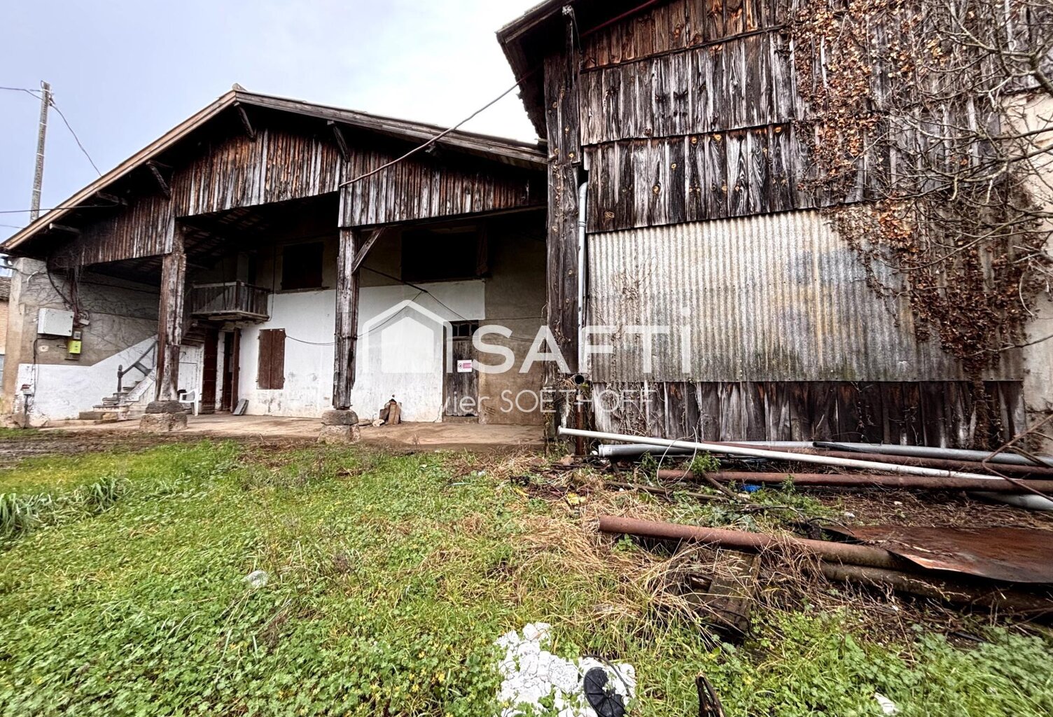 Ensemble immobilier à fort potentiel  3 720 m² de terrain — photo 1