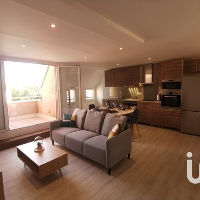 Appartement 7 pièces 700 €