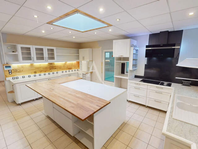 Maison Vitry Aux Loges  350m2+ 1.7ha — photo du bien