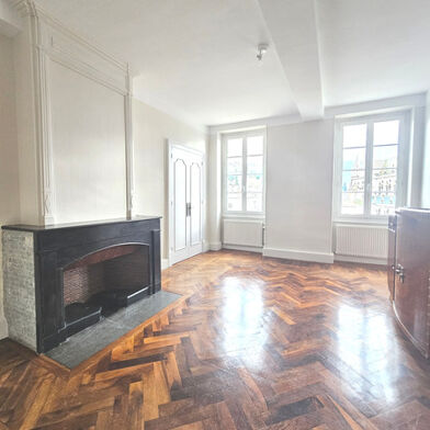 Appartement 5 pièces 1050 €