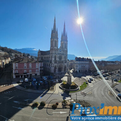 Appartement 5 pièces 1050 €