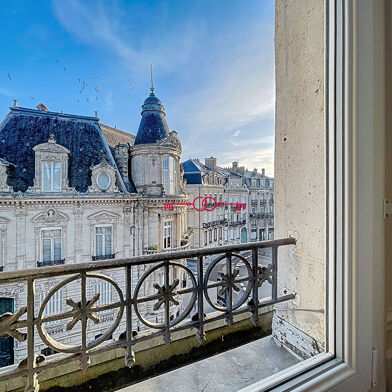 Appartement 4 pièces 402800 €