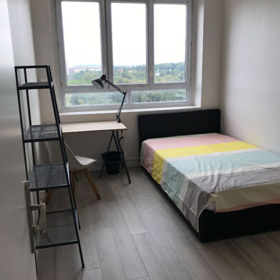 Appartement 6 pièces 490 €