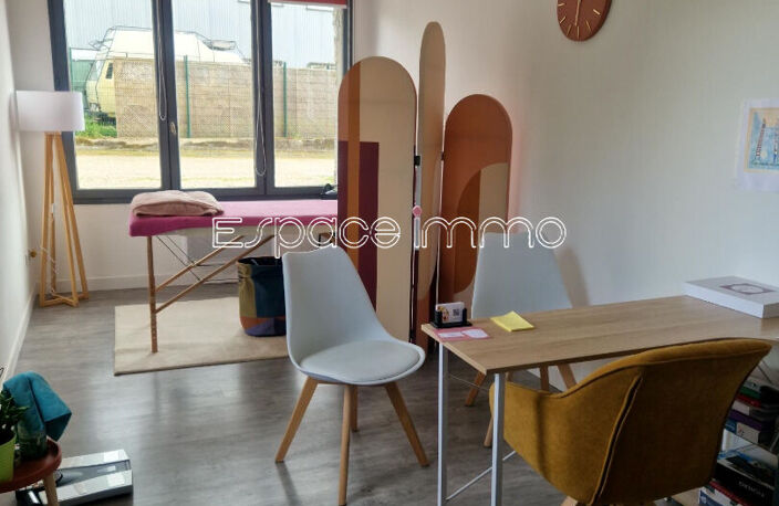 BUREAU - 12.60 m² - ZONE D'ACTIVITE - MONTVILLE — photo 2