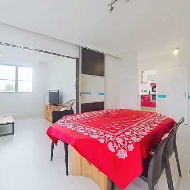 Appartement 5 pièces 263875 €