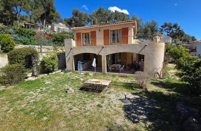 La Cadière, Maison T5 de 134 m² implantée sur 1016 m² de terrain. — photo 3
