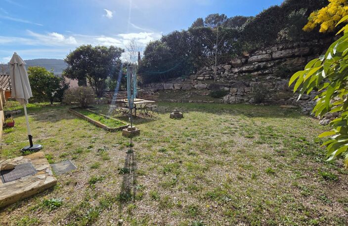 La Cadière, Maison T5 de 134 m² implantée sur 1016 m² de terrain. — photo 5