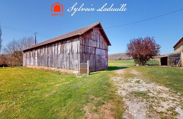 Corps de ferme a restaurer de 95 m² habitables avec 400 m² de dépendances sur un terrain de 3 500 m² — photo 2