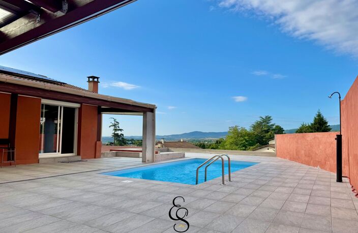 Laissez-vous séduire par la tranquillité et la vue imprenable sur les montagnes — photo 2