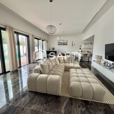 Maison 6 pièces 436800 €