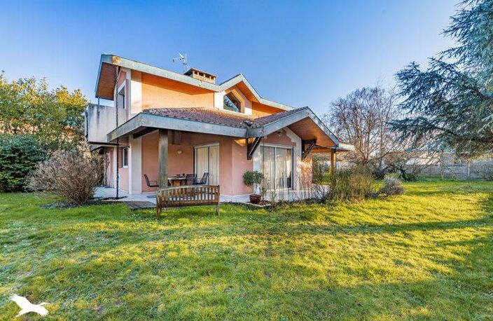 Villa de 7 pièces principales — photo 4