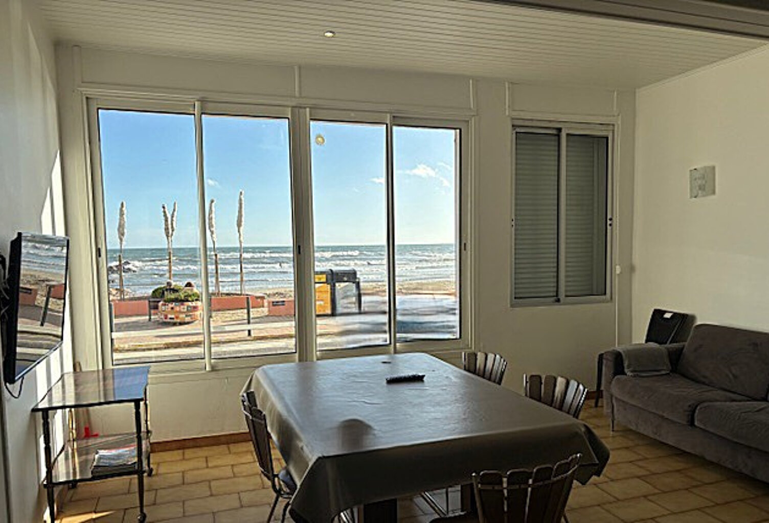 PALAVAS-LES-FLOTS: Appartement front de mer 67m2 rez-de-chaussée — photo 1