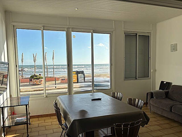 PALAVAS-LES-FLOTS: Appartement front de mer 67m2 rez-de-chaussée — photo du bien