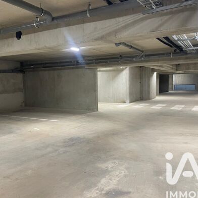 Garage  23000 €