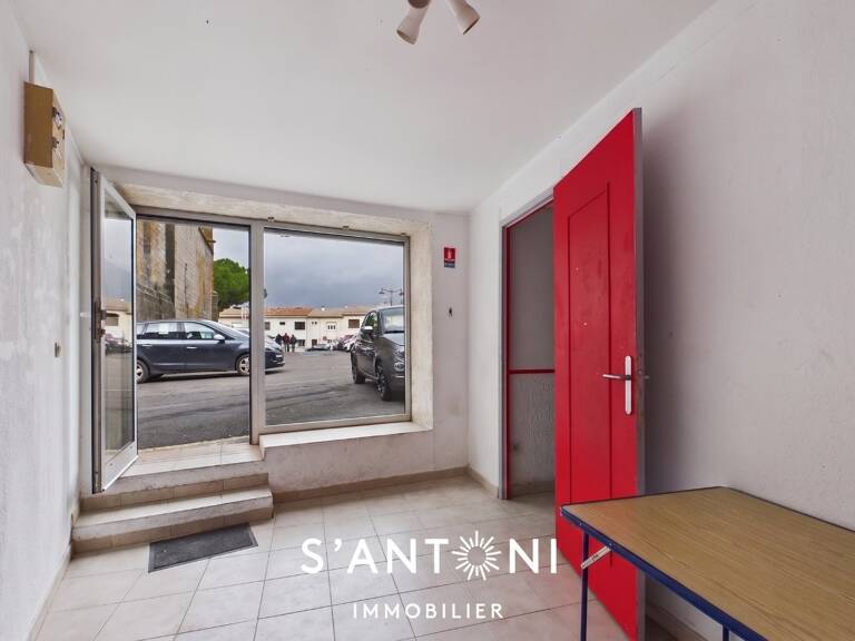 Local commercial — photo 1