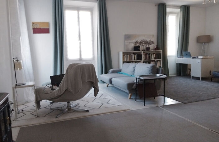 T2/3 DERNIER ETAGE PLACE CLEMENCEAU — photo 3