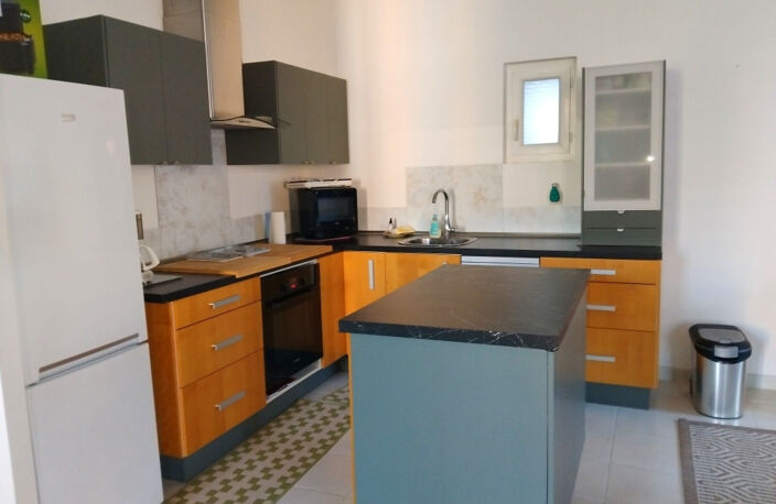 T2/3 DERNIER ETAGE PLACE CLEMENCEAU — photo 5