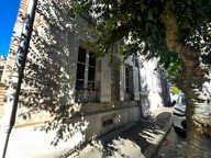 AGEN - HYPER CENTRE - MAISON BOURGEOISE AVEC COUR ET PARKING — photo 3