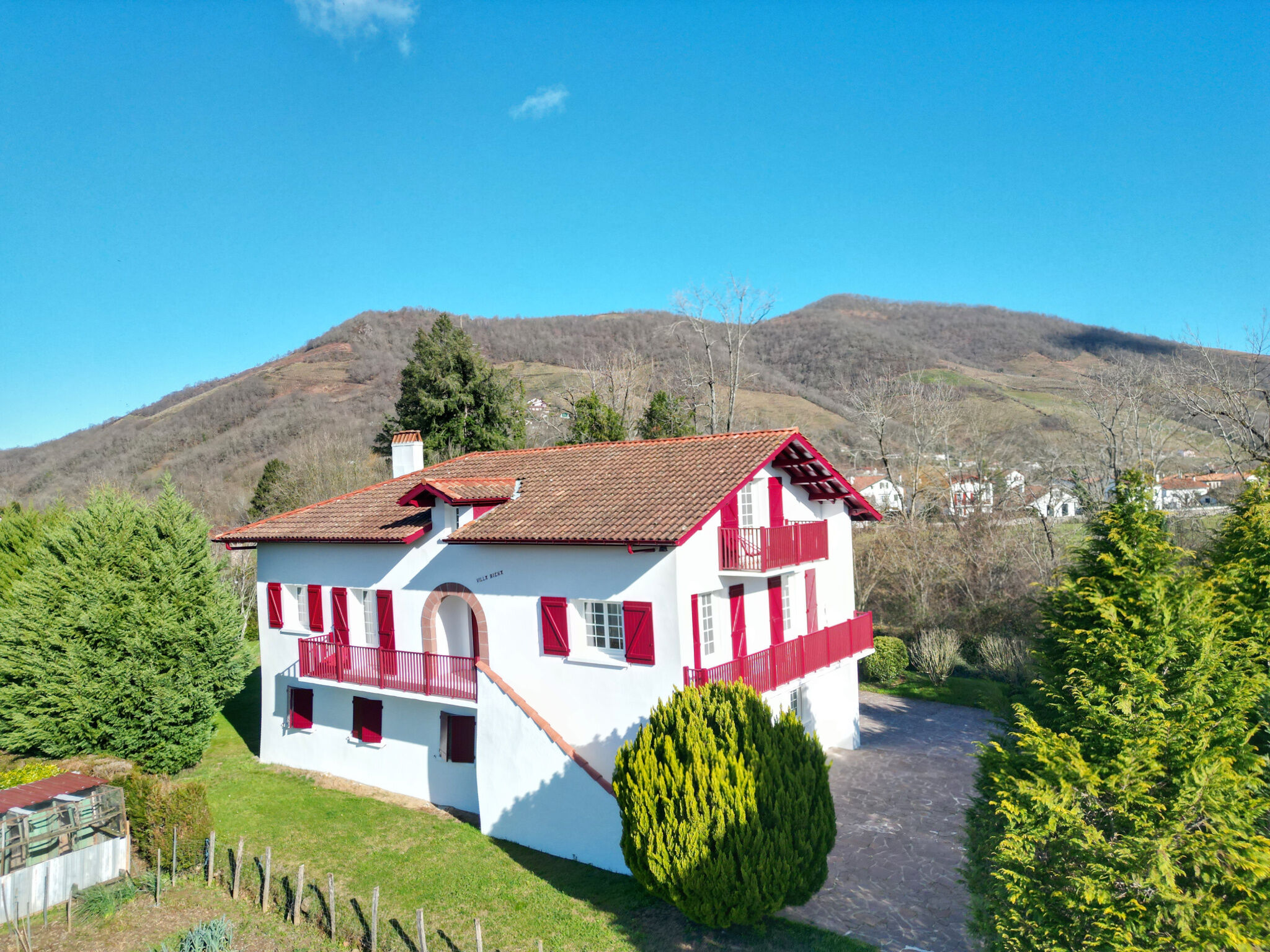 Villa / Maison  T7 à vendre Saint-Jean-Pied-de-Port 64220