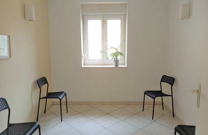 Local professionnel à louer — photo 3
