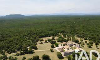 Maison 20 Pièces 910 m² à vendre à Lussan (30580)