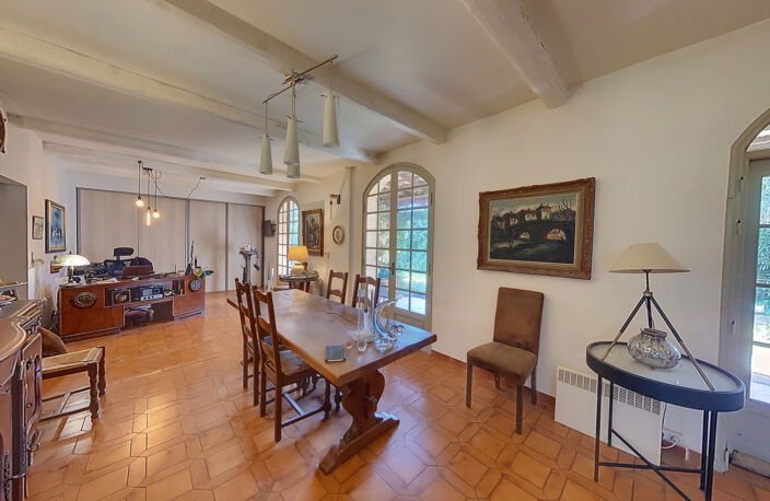 Maison provençale de caractère   Calme, volumes et charme architectural — photo 5