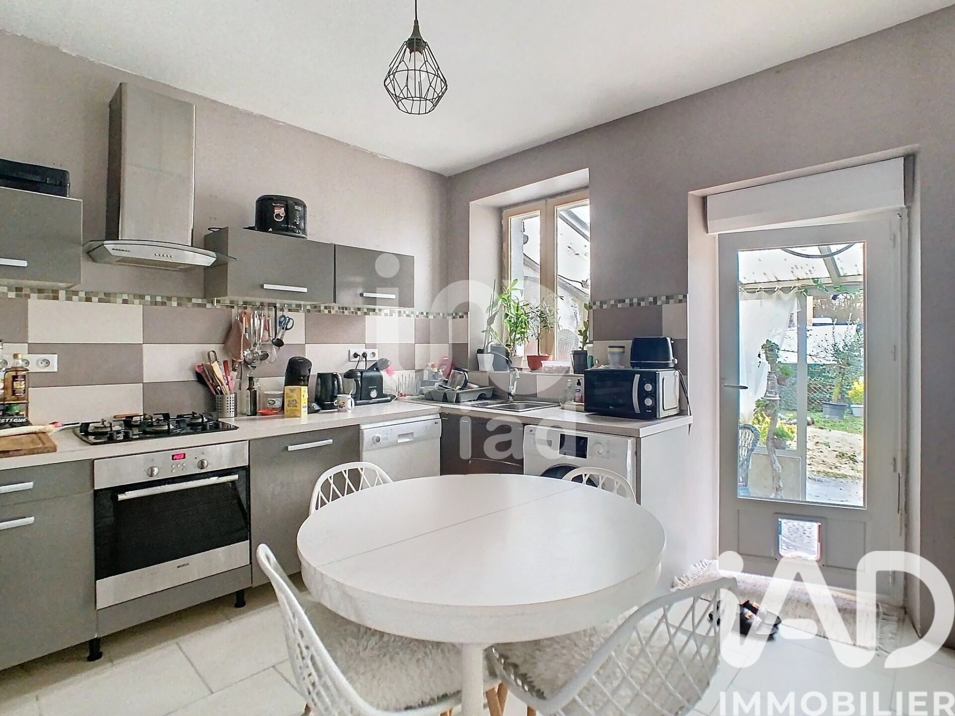 Fere-Champenoise - 174m² - 6p. - 4ch.